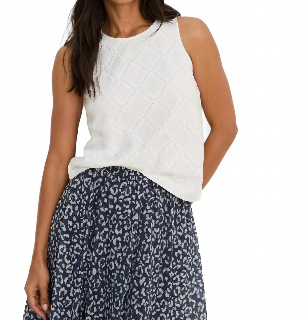 NEW NIC + ZOE diamond eyelet top in paper white